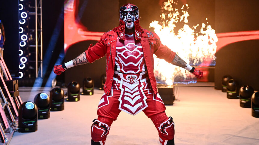 WWE Starpenta explains that you may remove signature masks