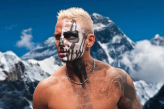 Darby Allin from Aee reaches the top of Mount Everest