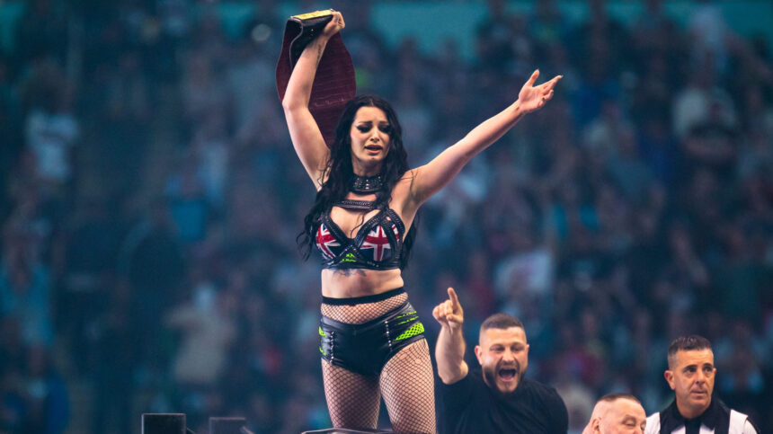 Former AEW star Saraya shares his first promotional photo, with Rhea Ripley and other wrestlers taking part
