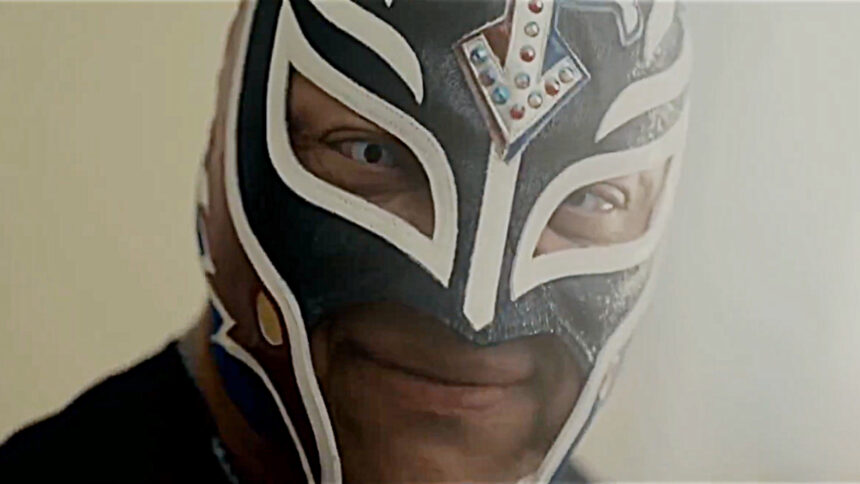 Rey Mysterio opens first AAA show after the announcement of WWE deals