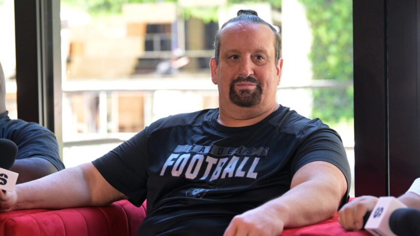 Tommy Dreamer points out the "strange conflict" of WWE Raw
