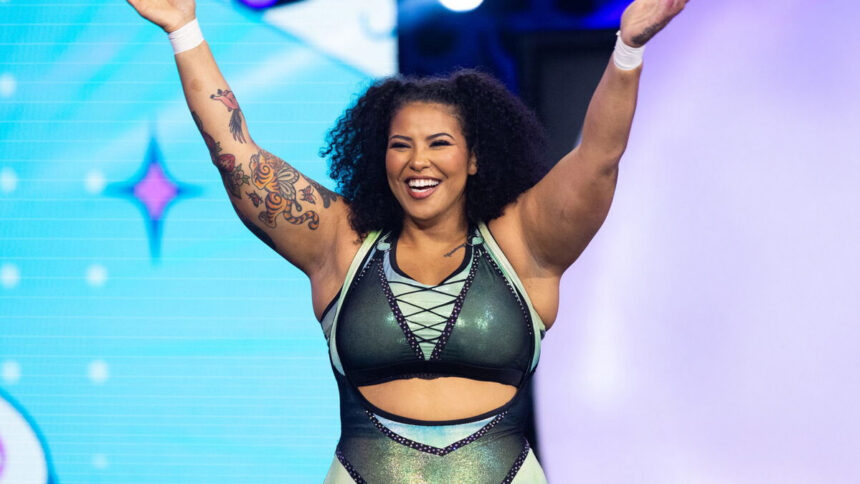 Willow Nightingale re-signs with AEW