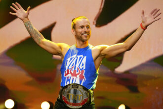Aee's Adam Cole details the "worst" fan encounters that took place in the toilet