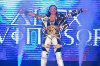 Alex Windsor signs at AEW after the final independent match