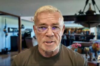 Eric Bischoff warns that he calls the "sleeves" in the wrestling industry TNA