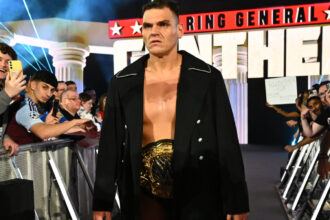 Gunther suffocates Jey Uso and regains the World Heavyweight Championship with WWE Raw Shocker