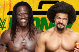 Fans hijack the bank wwe money after Carlito & R-truth is out