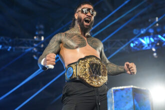 WWE RAW Results 6/9 - World Heavyweight Title of the Line, First Round King & Queen of the Ring Match