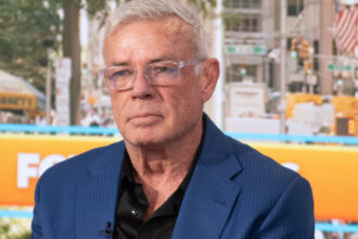 Eric Bischoff says he laughed at the "participating trophy" at aew