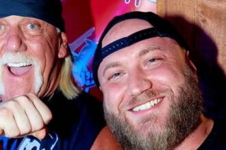 Nick Hogan appears in WWE Raw for his father's tribute