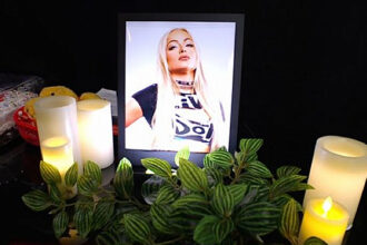 Roxanne Perez creates a memorial for injured Liv Morgan lol