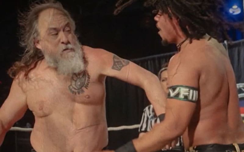 Veteran wrestler Samurai Ir dies after the match and miraculously returns