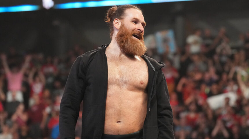Sami Zayn officially moves to WWE Smackdown and tells Solo Sikoa that he is coming for our title