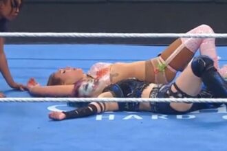 11/28 Epic WrestleMania rematch on WWE SmackDown loses due to Women's WarGames Advantage