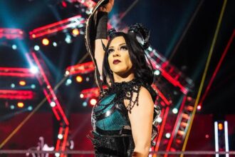 Stefanie Vaquel defeats Nikki Bella to defend Women's World Title at WWE Survivor Series