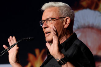 WWE Hofer Eric Bischoff has harsh praise for AEW's Tony Khan