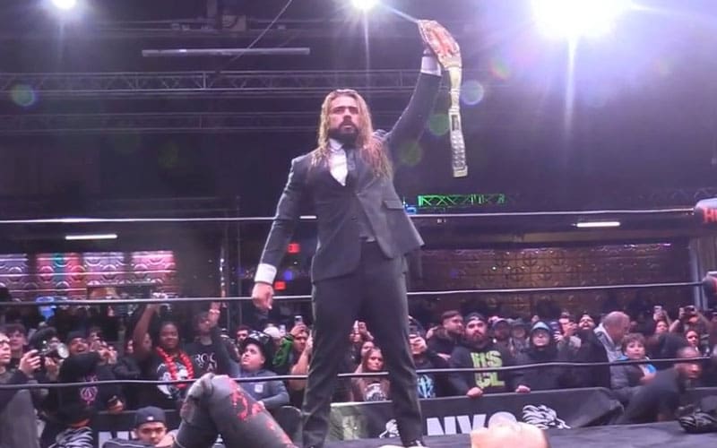 Andrade makes a surprise appearance for HOG and takes Charles Mason down with a vicious attack