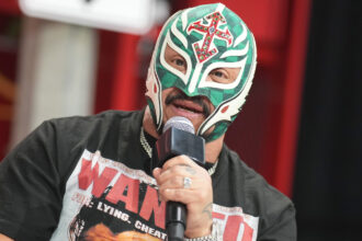 WWE Raw Results 12/29 - Austin Theory collides with Rey Mysterio with two championships on the line