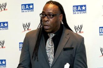 Booker T believes WWE's HOF colleagues need to 'step back' from young wrestler business