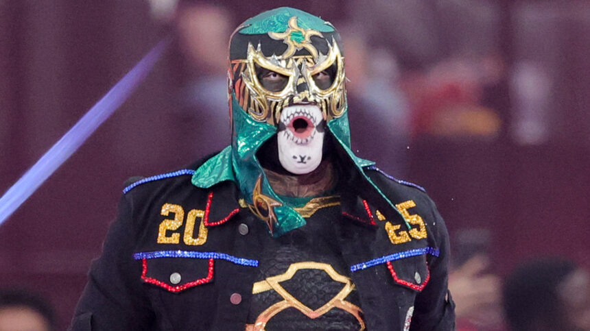 Penta returns from injury and saves Rey Mysterio from Vision on WWE RAW