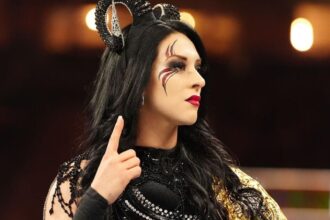 Stefani Vaquel wins WWE Raw Women's Championship defense by DQ after Nikki Bella's ambush