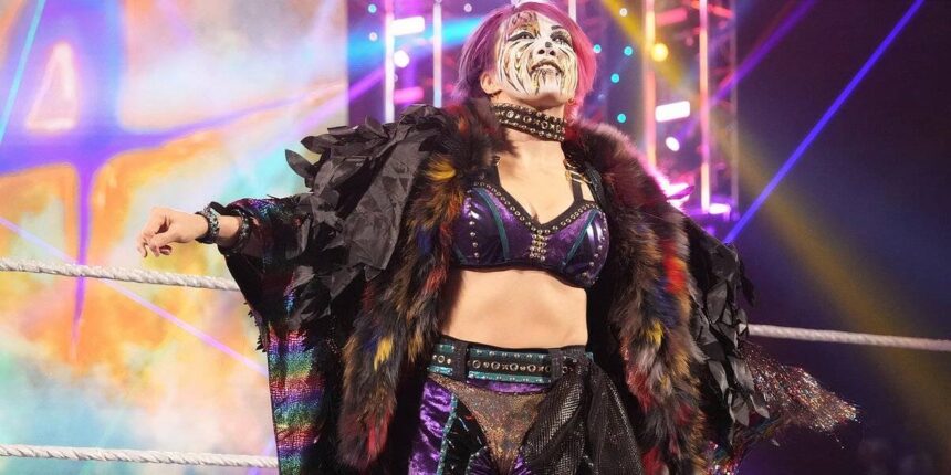 Asuka responds with applause to cruel fans over ring accident
