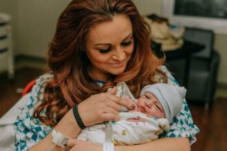 Maria Kanellis shares first photo of newborn son William Mercury Bennett