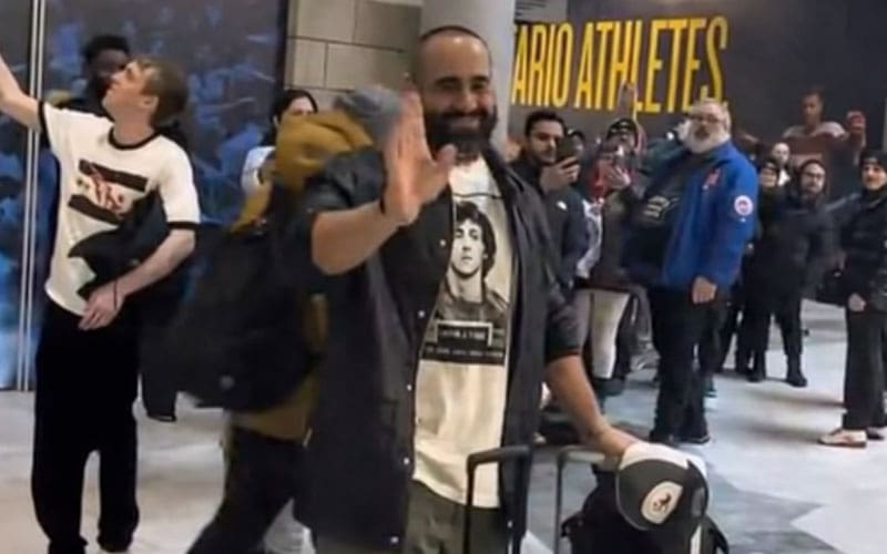 Rusev stops 'Rusev Day' chant at Scotiabank Arena before RAW in Toronto