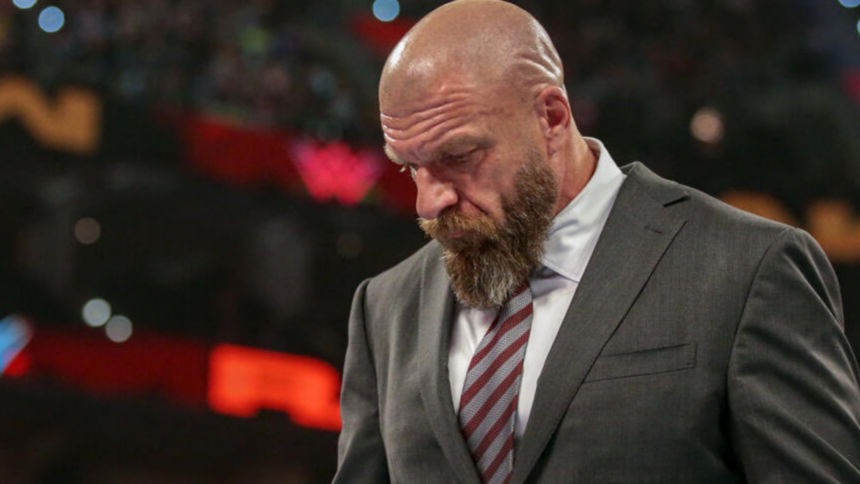 Another WWE star suffers shoulder injury